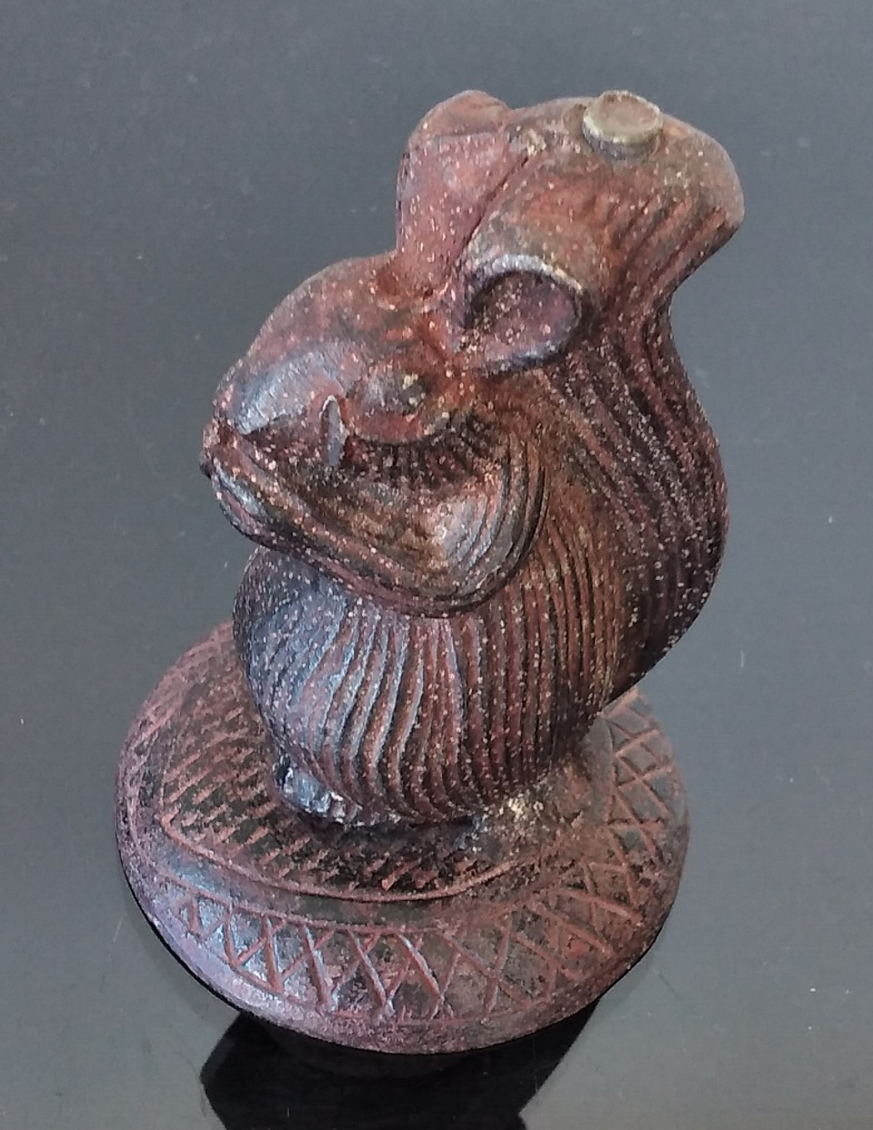 Esquilo em ferro fundido  5