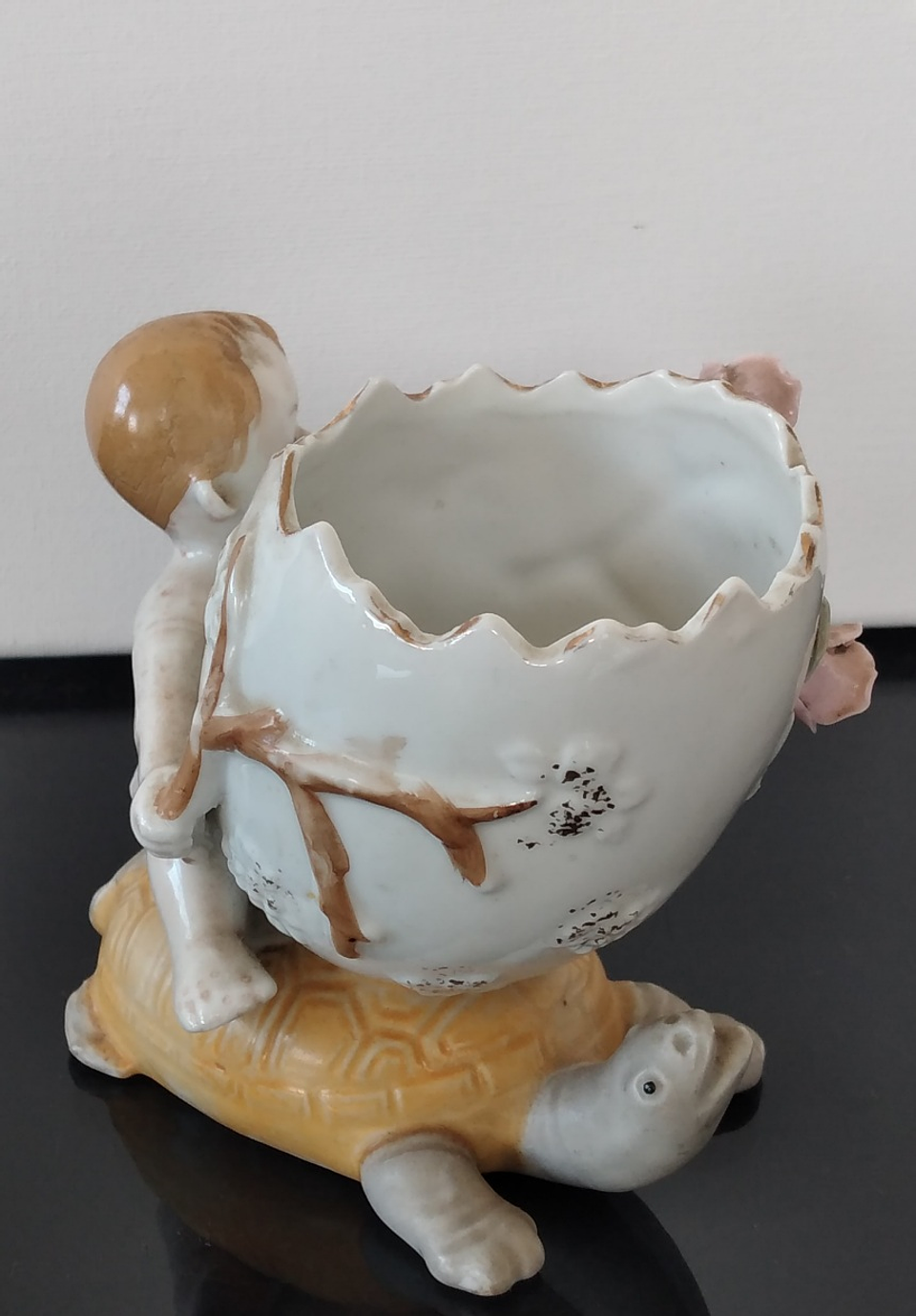 Estatueta floreira  3