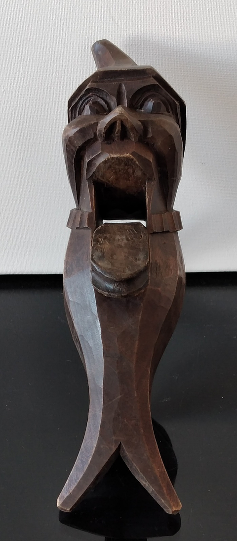 Quebra-noses em madeira 