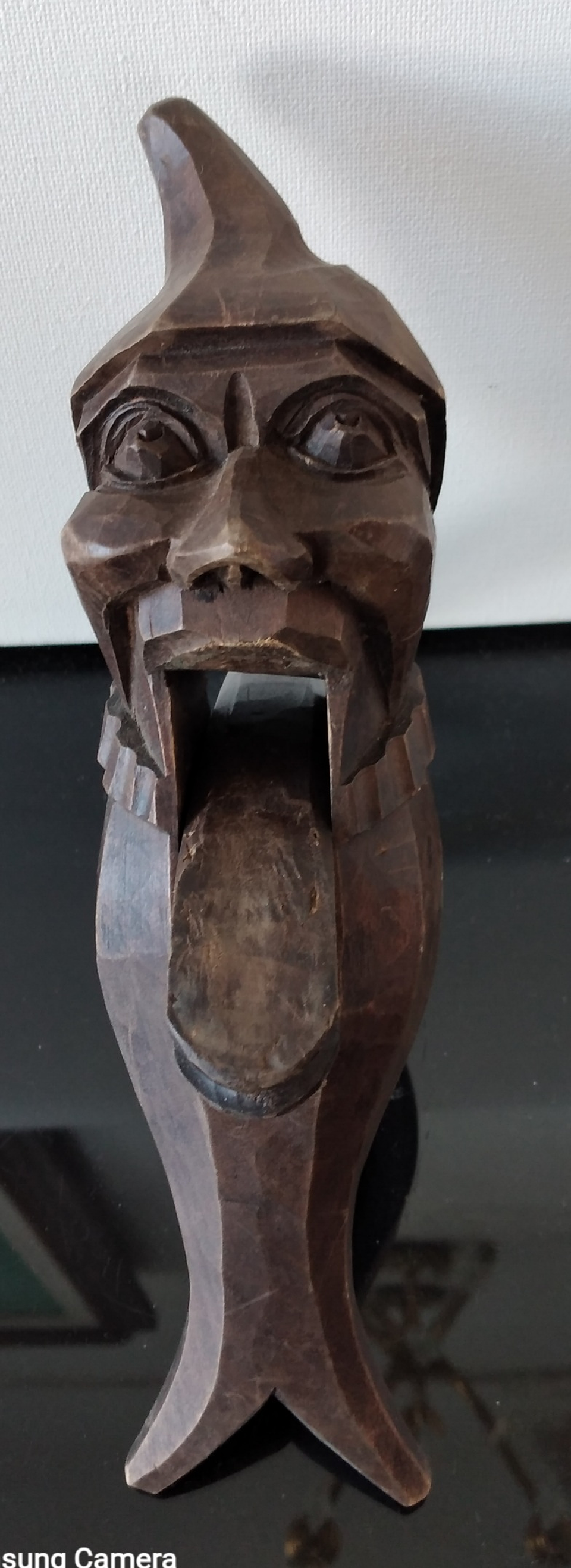 Quebra-noses em madeira  3