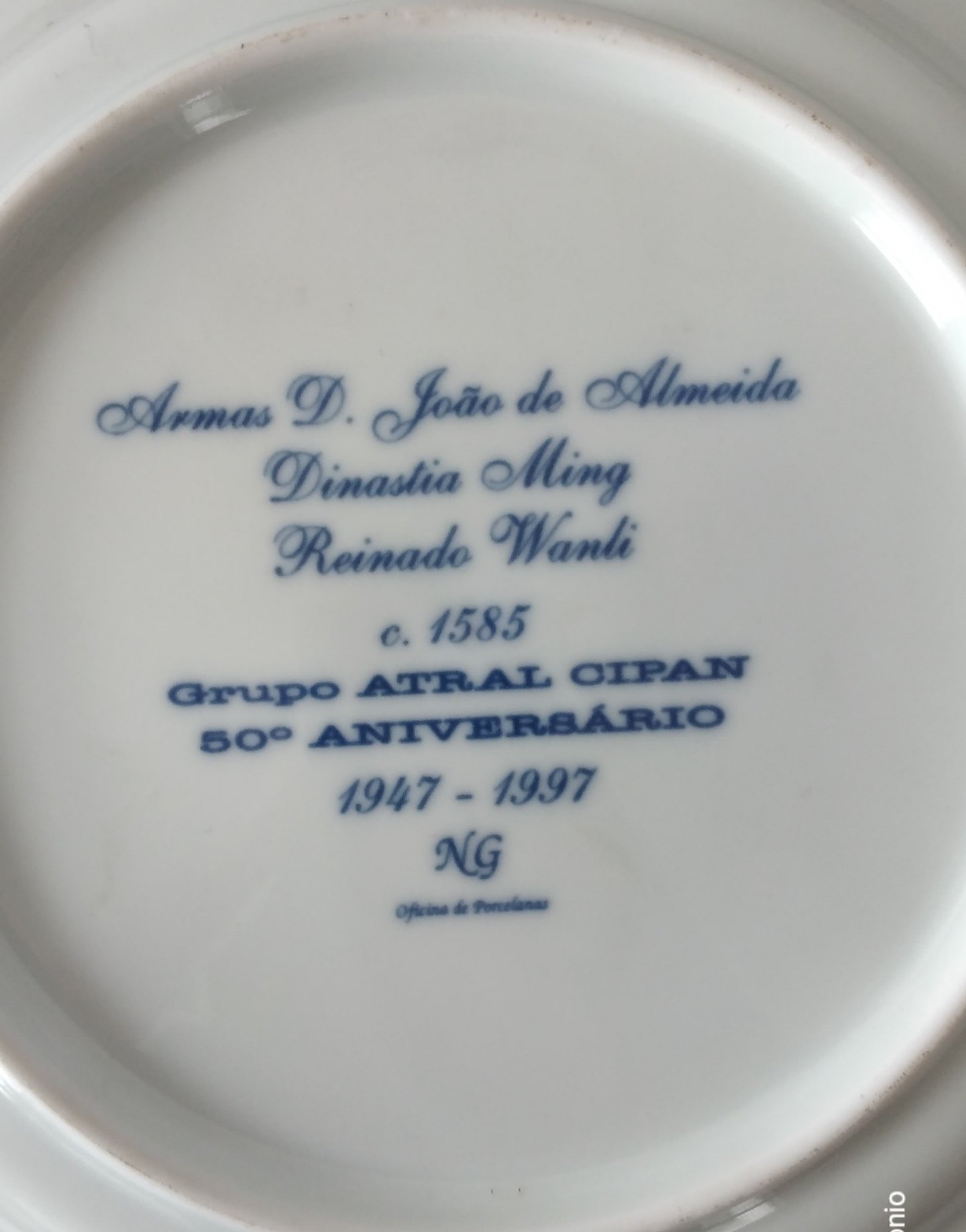 Prato em porcelana NG 2