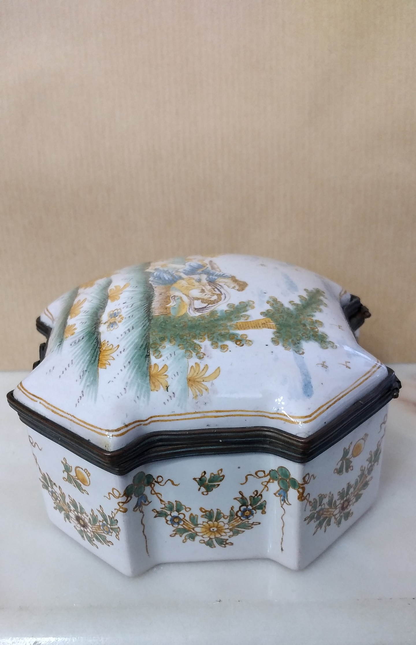 Porta-joias em faiança  2