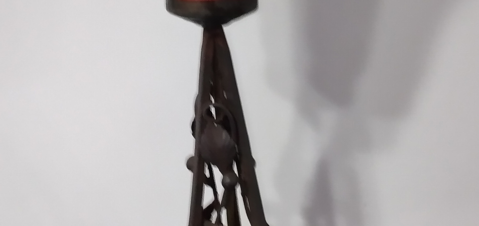Candeeiro em ferro forjado e pasta de vidro  2