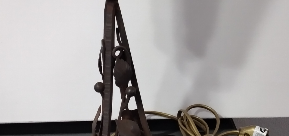 Candeeiro em ferro forjado e pasta de vidro  4