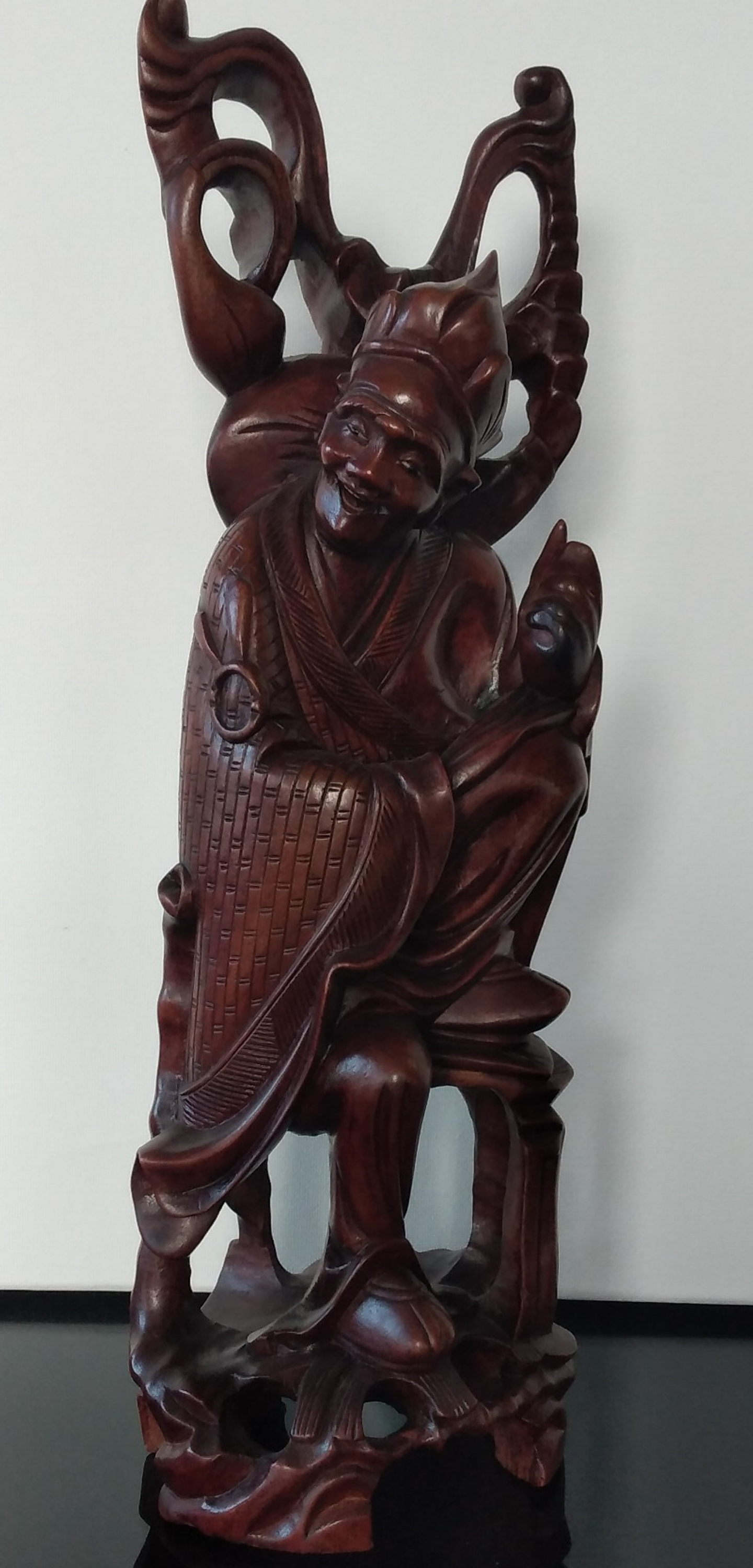 Escultura chinesa em madeira  2