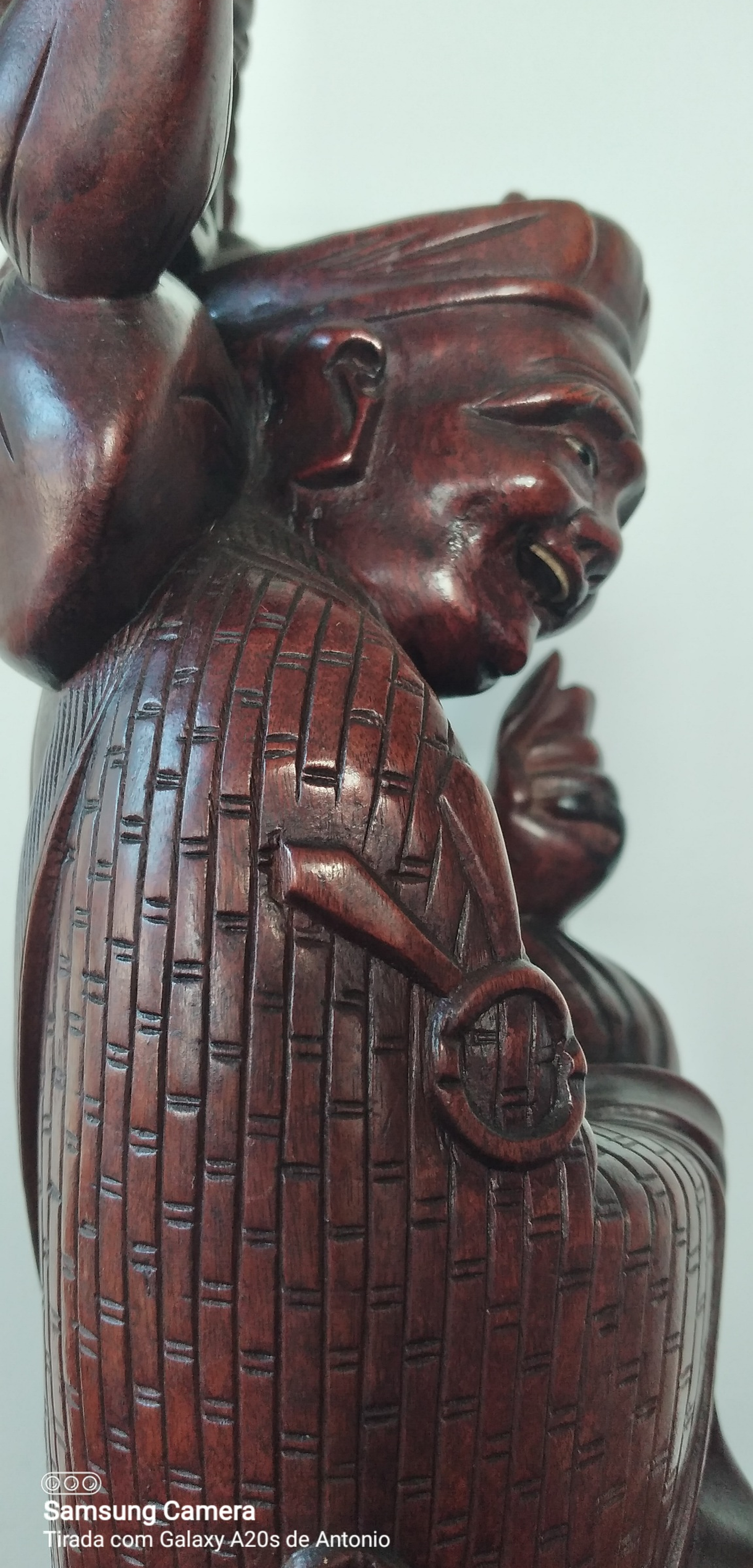 Escultura chinesa em madeira  3