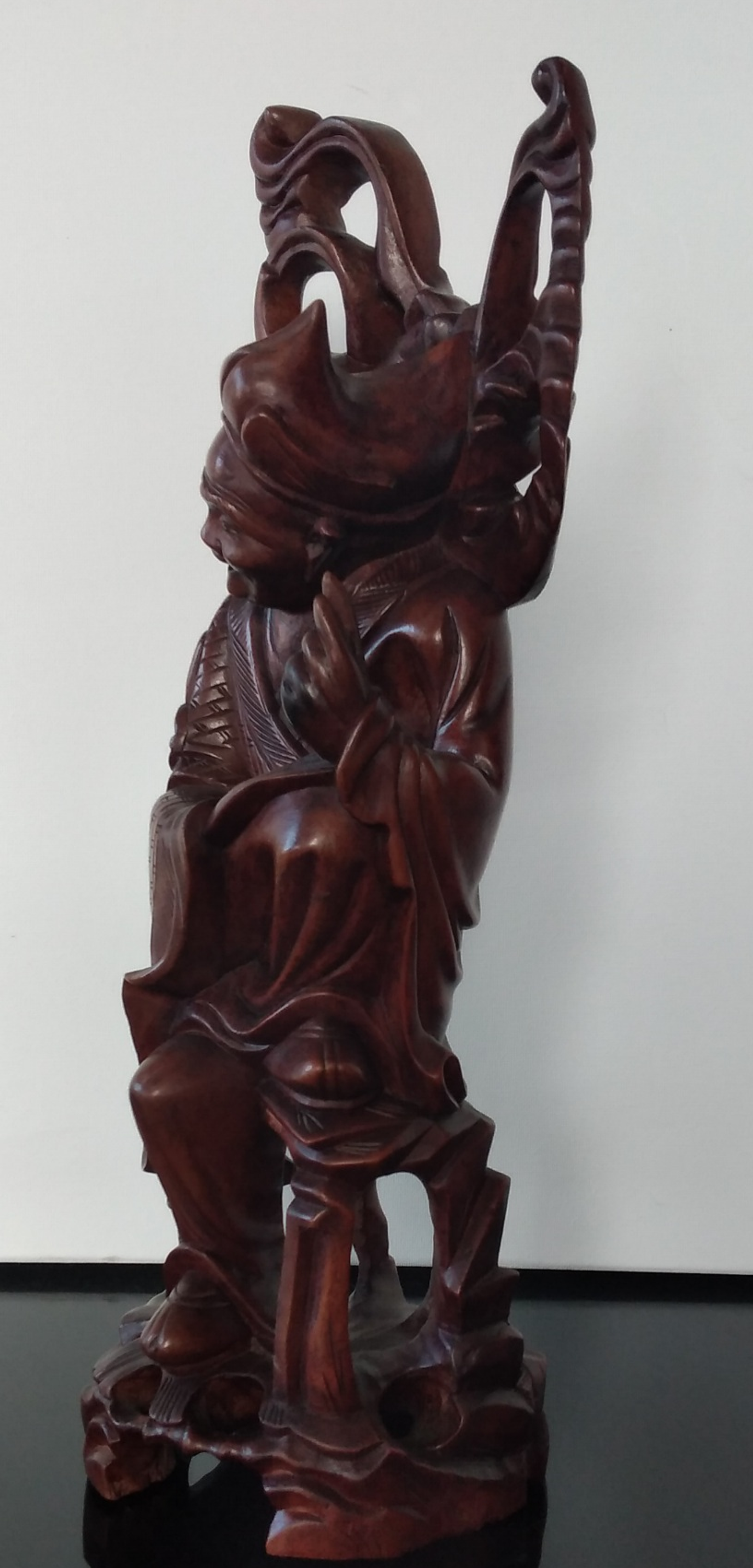 Escultura chinesa em madeira  5