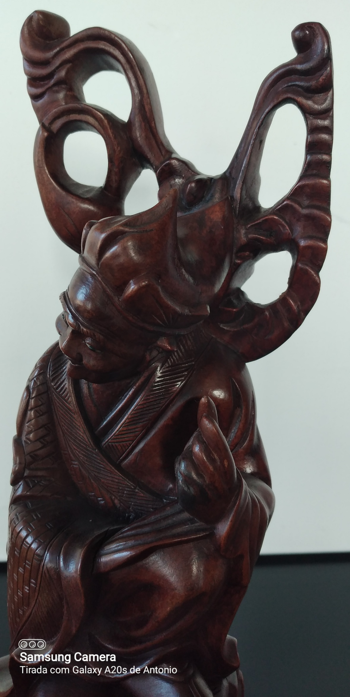 Escultura chinesa em madeira  7