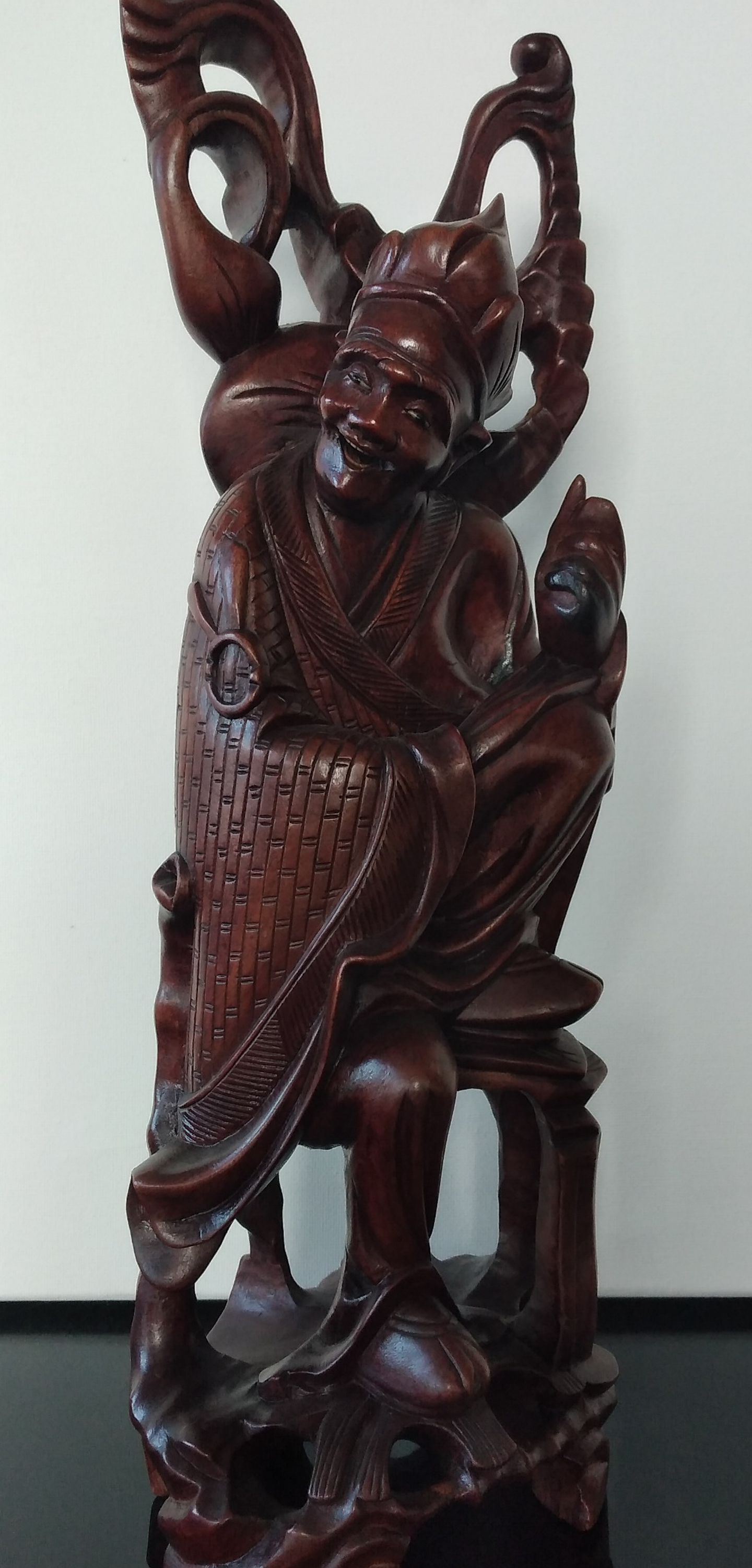 Escultura chinesa em madeira  8