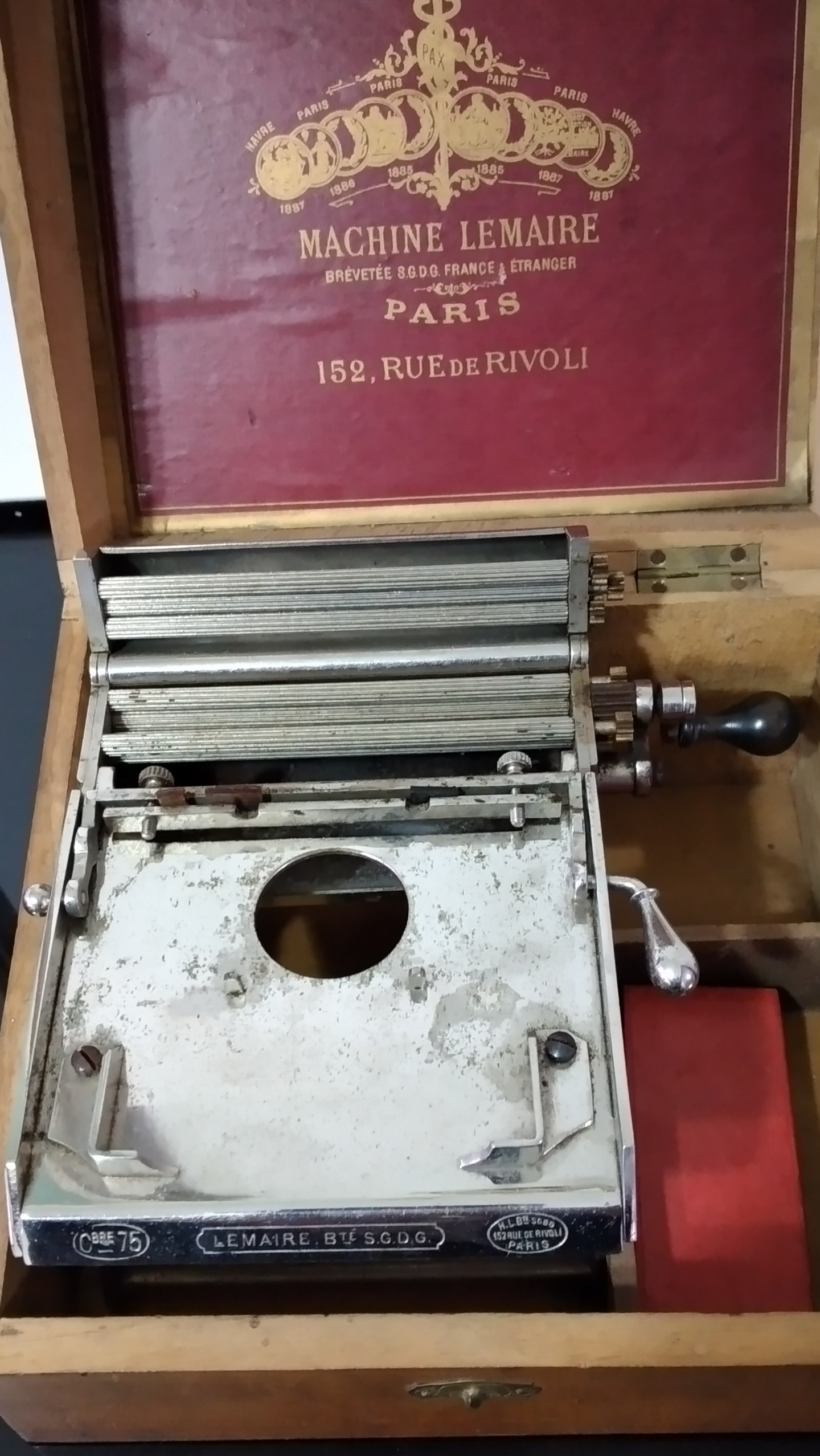 Máquina para fazer cigarros 3