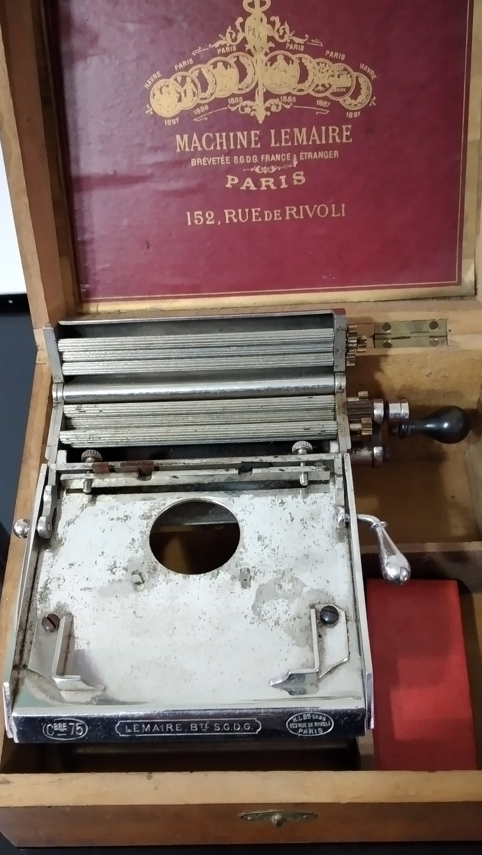 Máquina para fazer cigarros 3