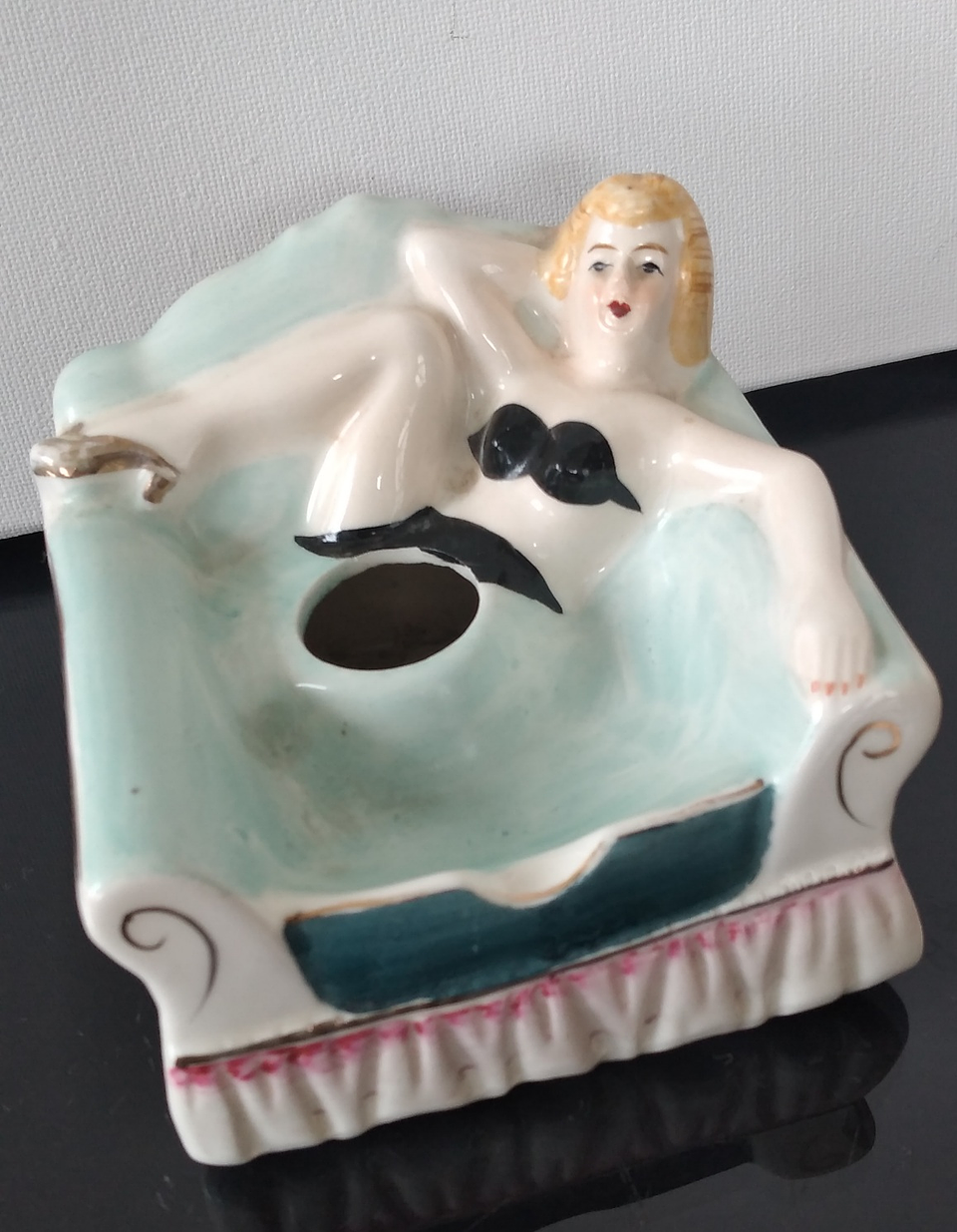 Cinzeiro erótico  1