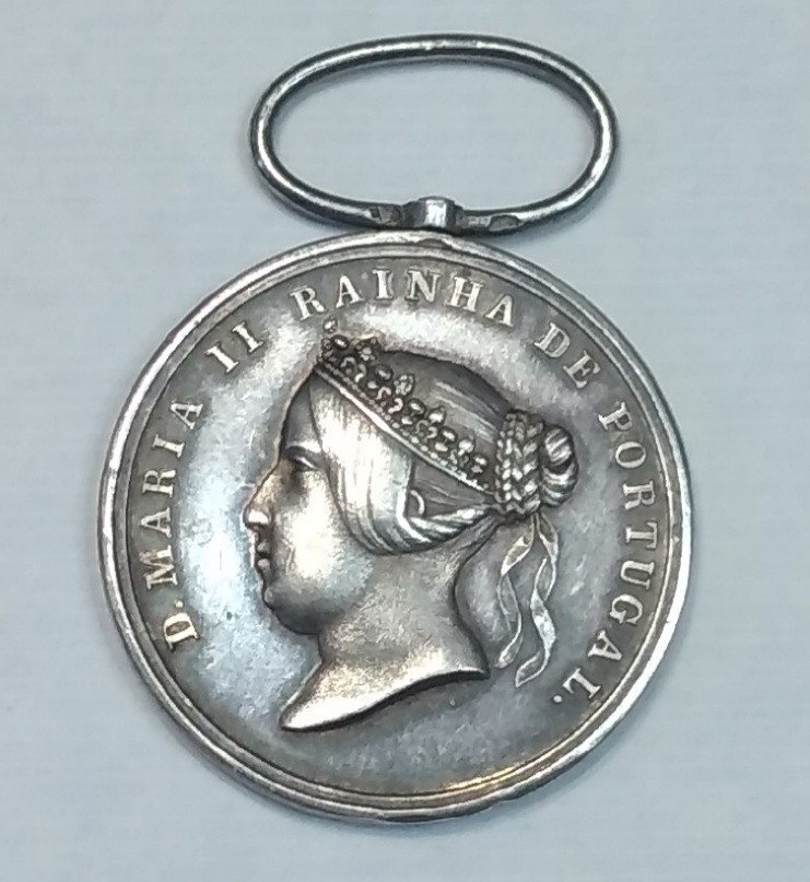 Medalha - D. Maria II - Rainha de Portugal 
