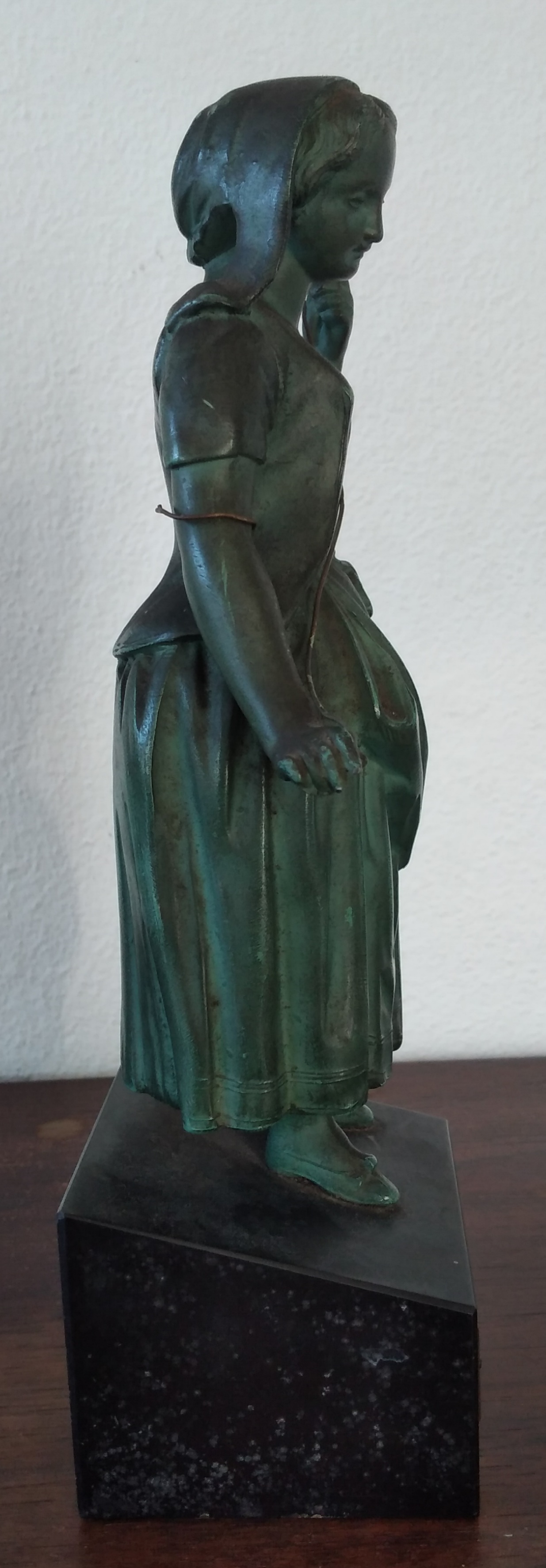 Estatueta em bronze policromado 