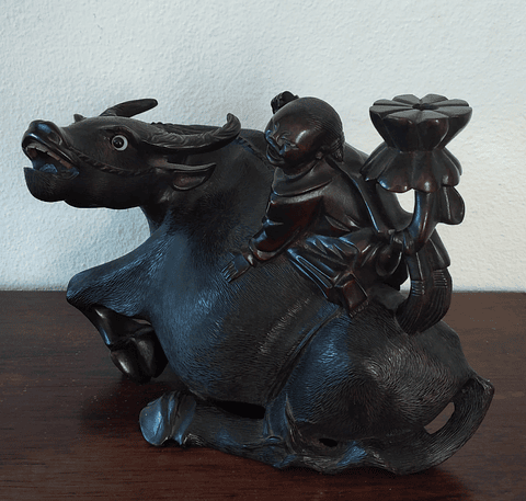 Escultura Oriental em madeira 