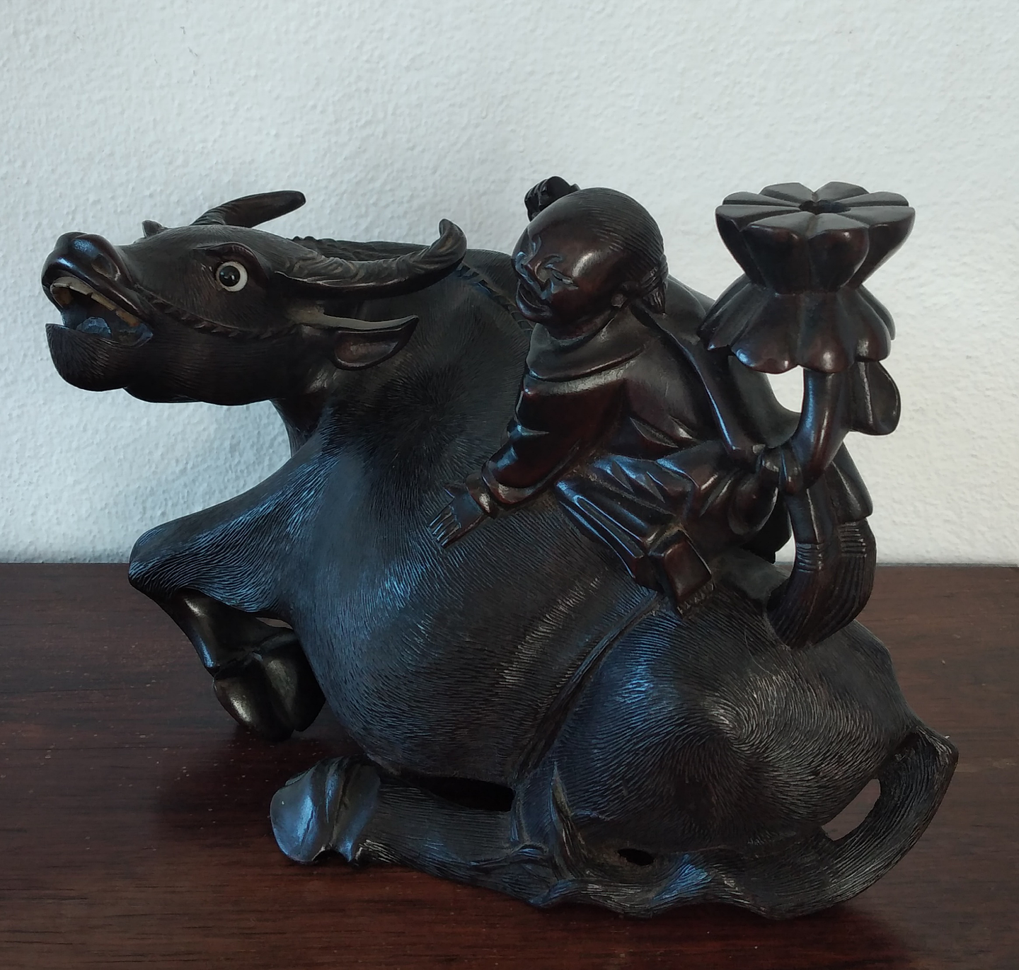 Escultura Oriental em madeira  1