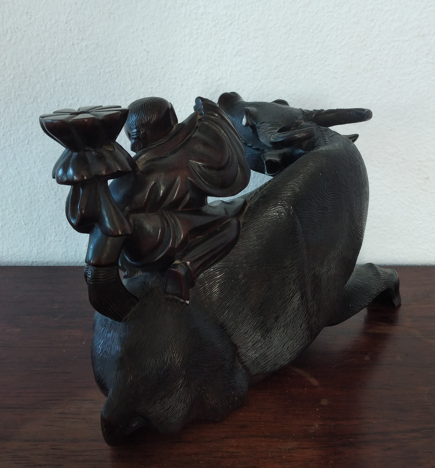 Escultura Oriental em madeira  5