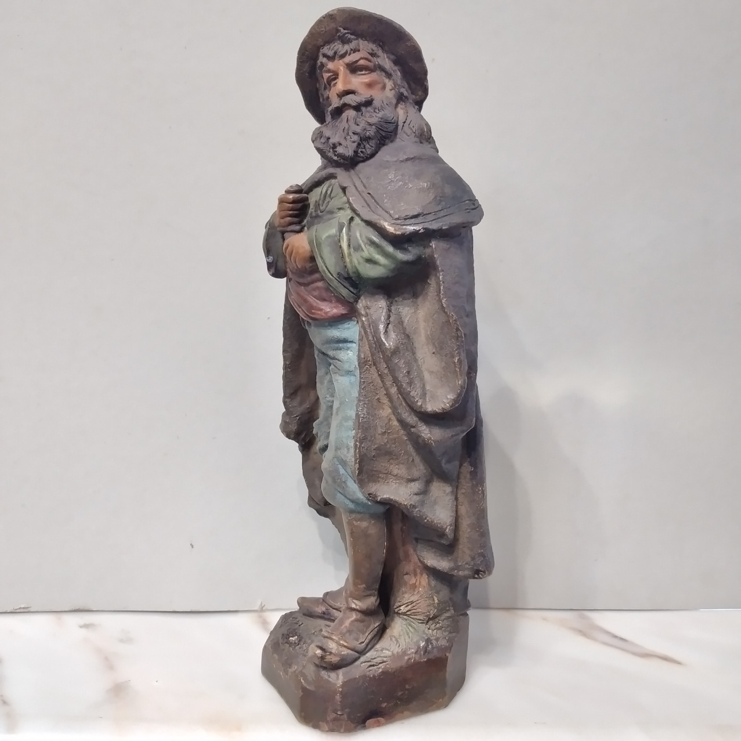 Estatueta em faiança  2