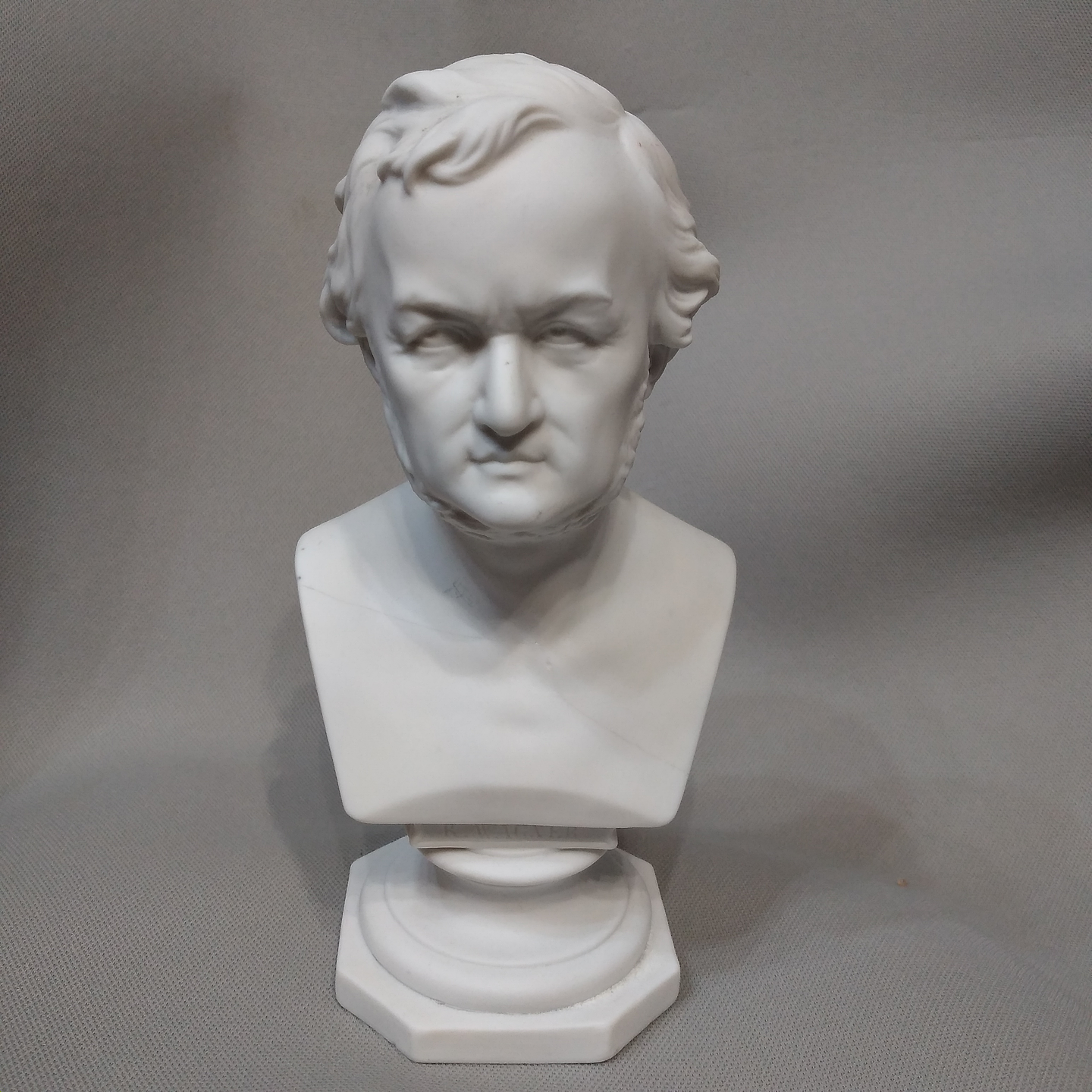 Busto em biscuit R. Wagner 2