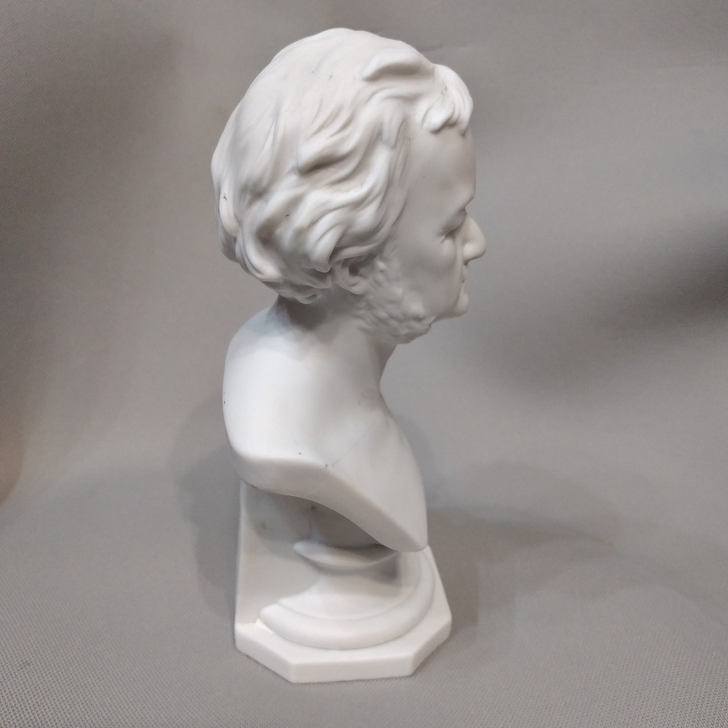 Busto em biscuit R. Wagner 5