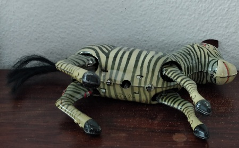 Brinquedo, zebra em lata 5