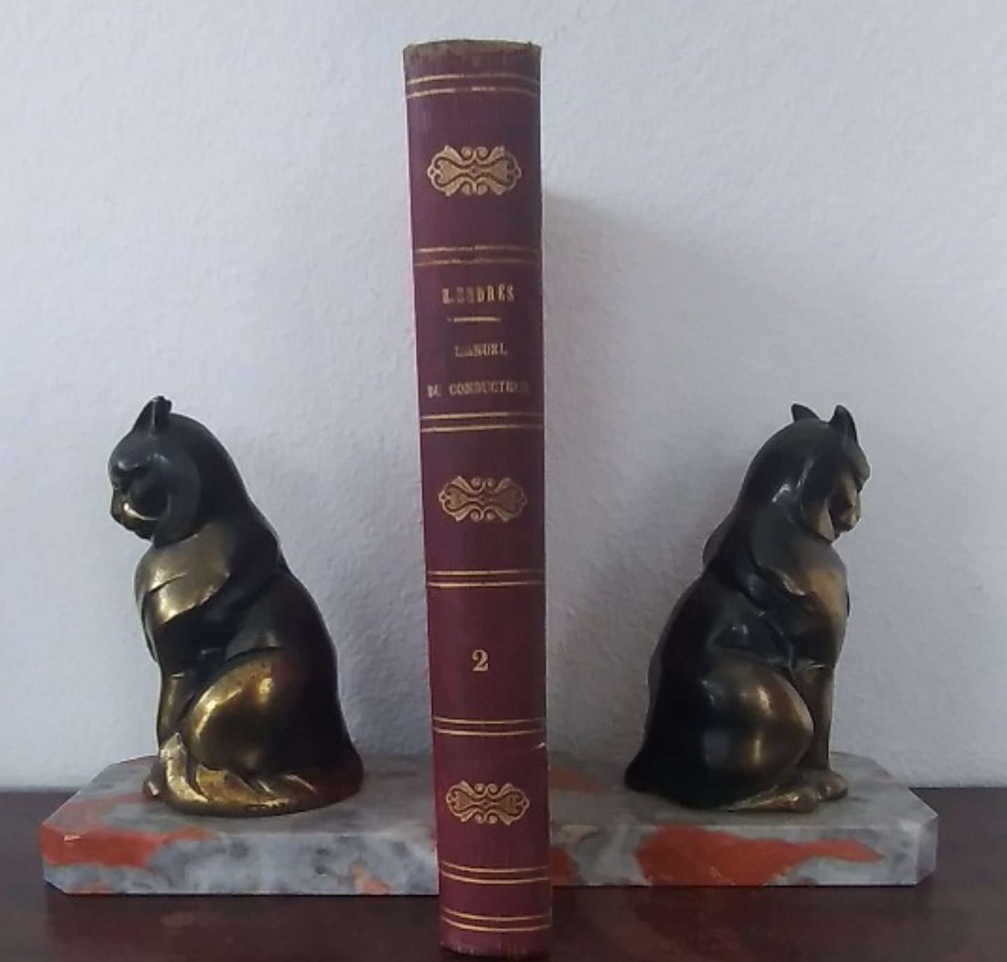 Bookends gatos arte deco  9