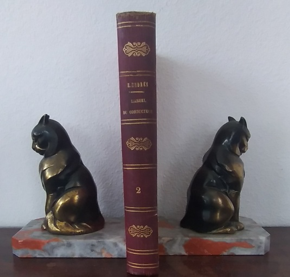 Bookends gatos arte deco  9