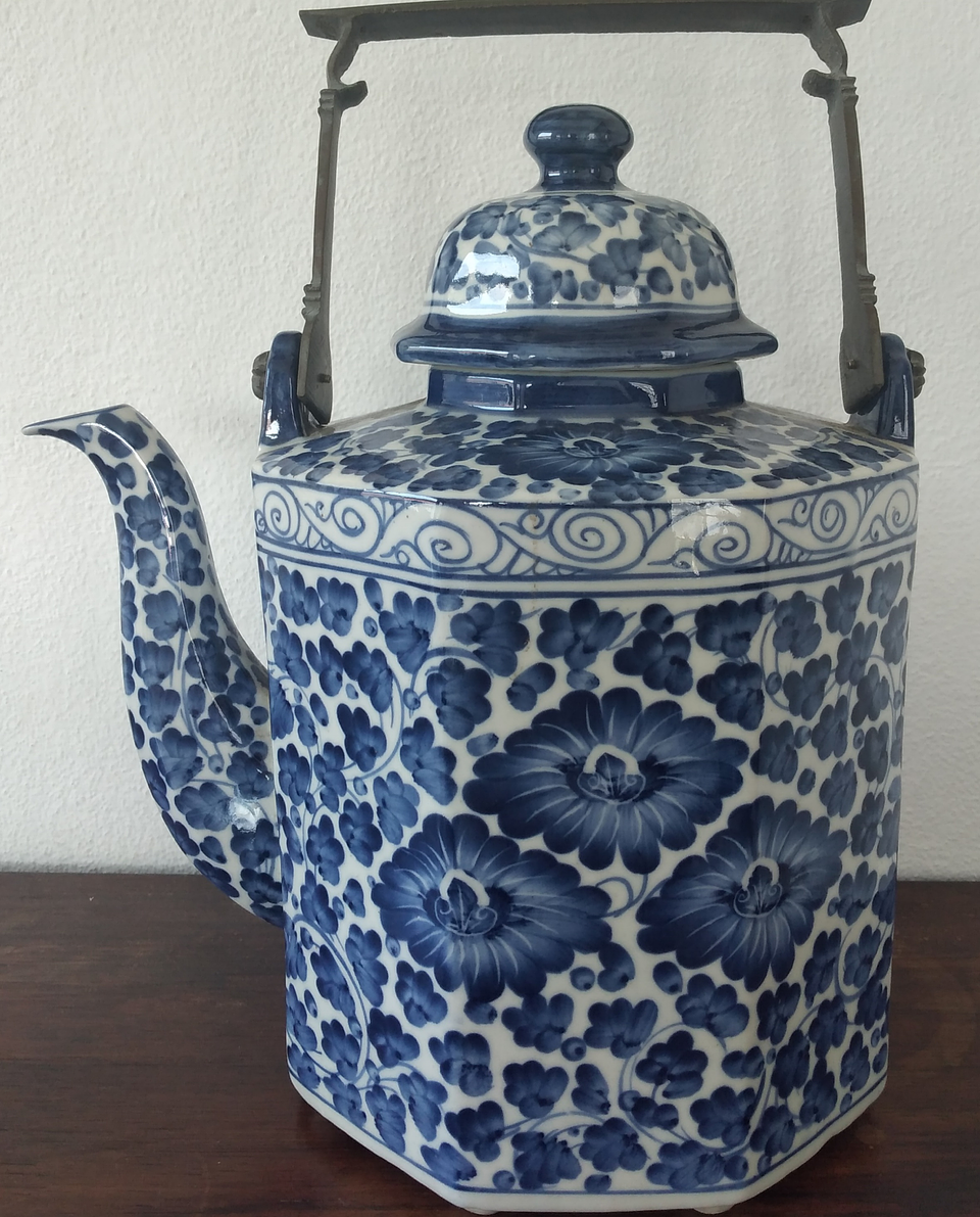 Grande bule em porcelana, Tailândia  1