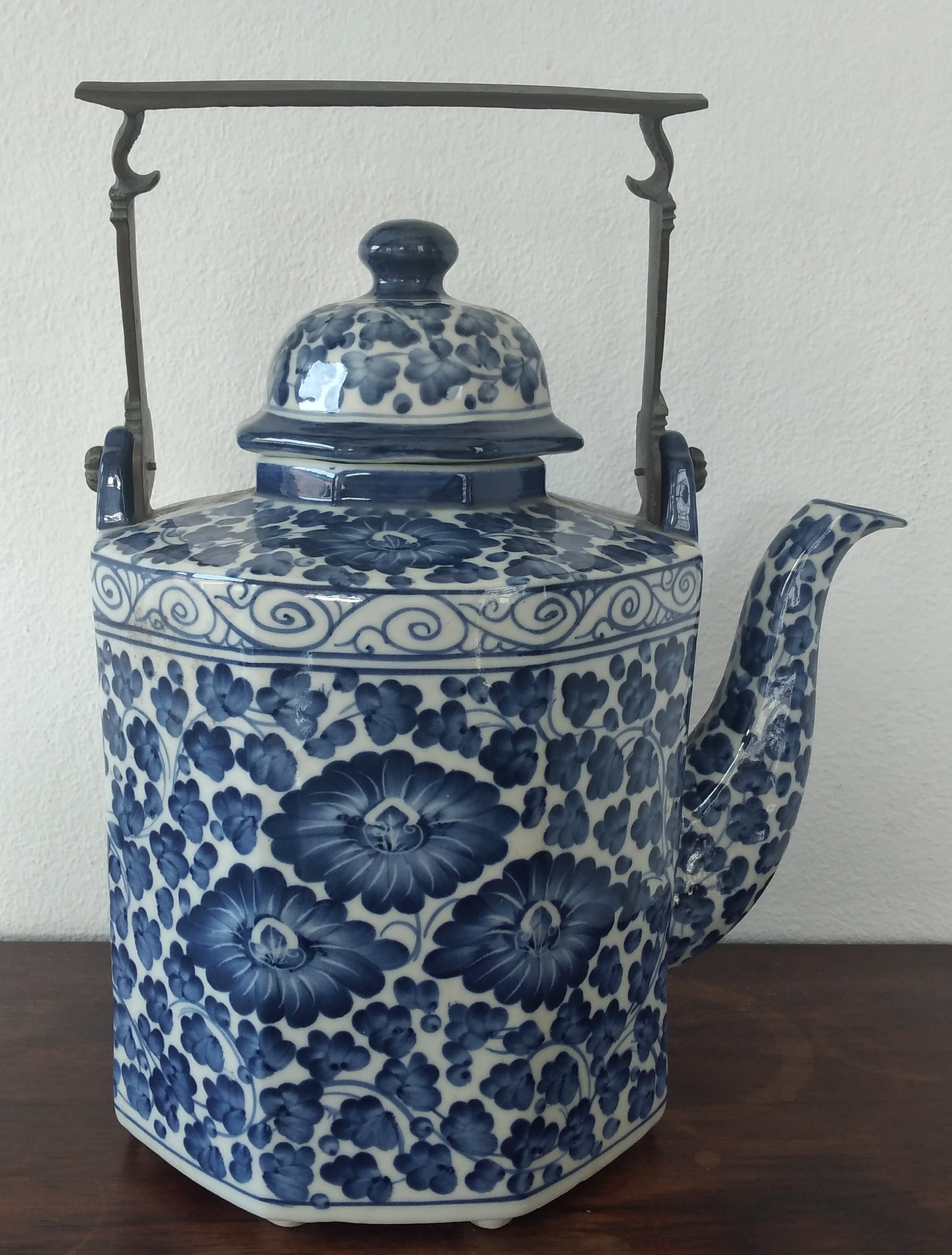 Grande bule em porcelana, Tailândia  2