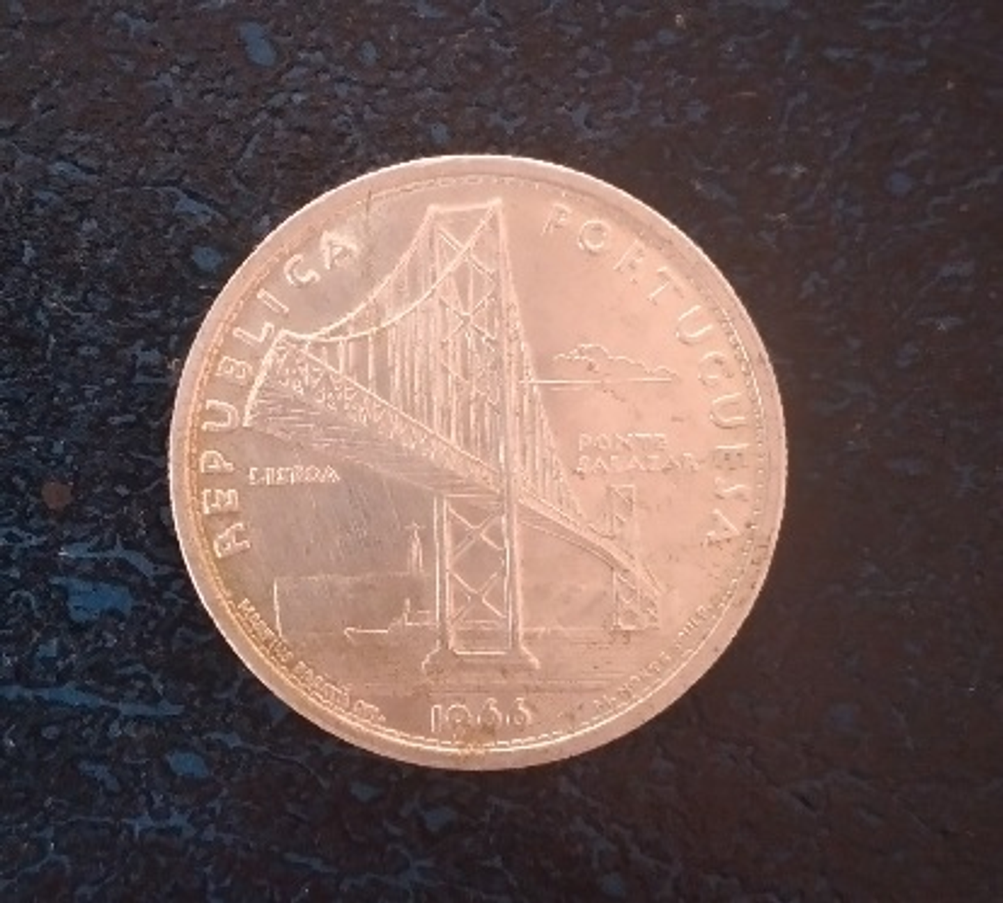 Moeda 20 escudos, 1966, Portugal  1