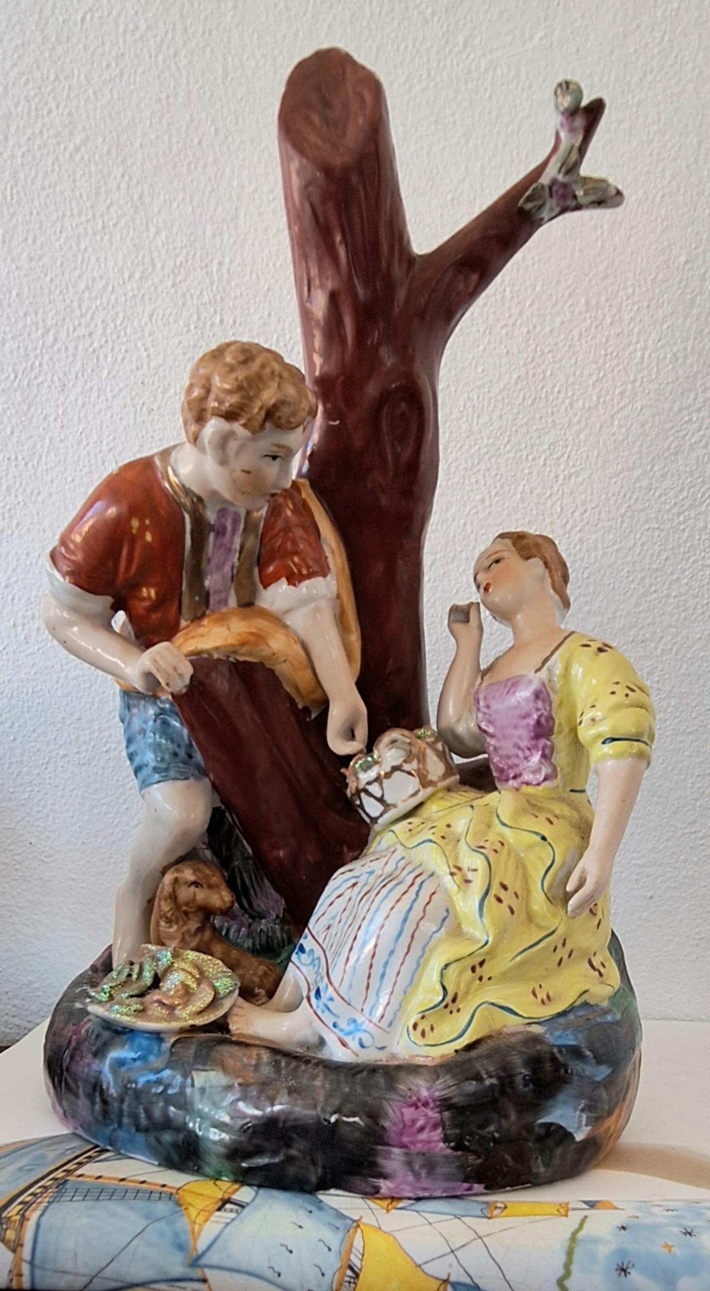 Estatueta, grupo em porcelana Staffordshire 7