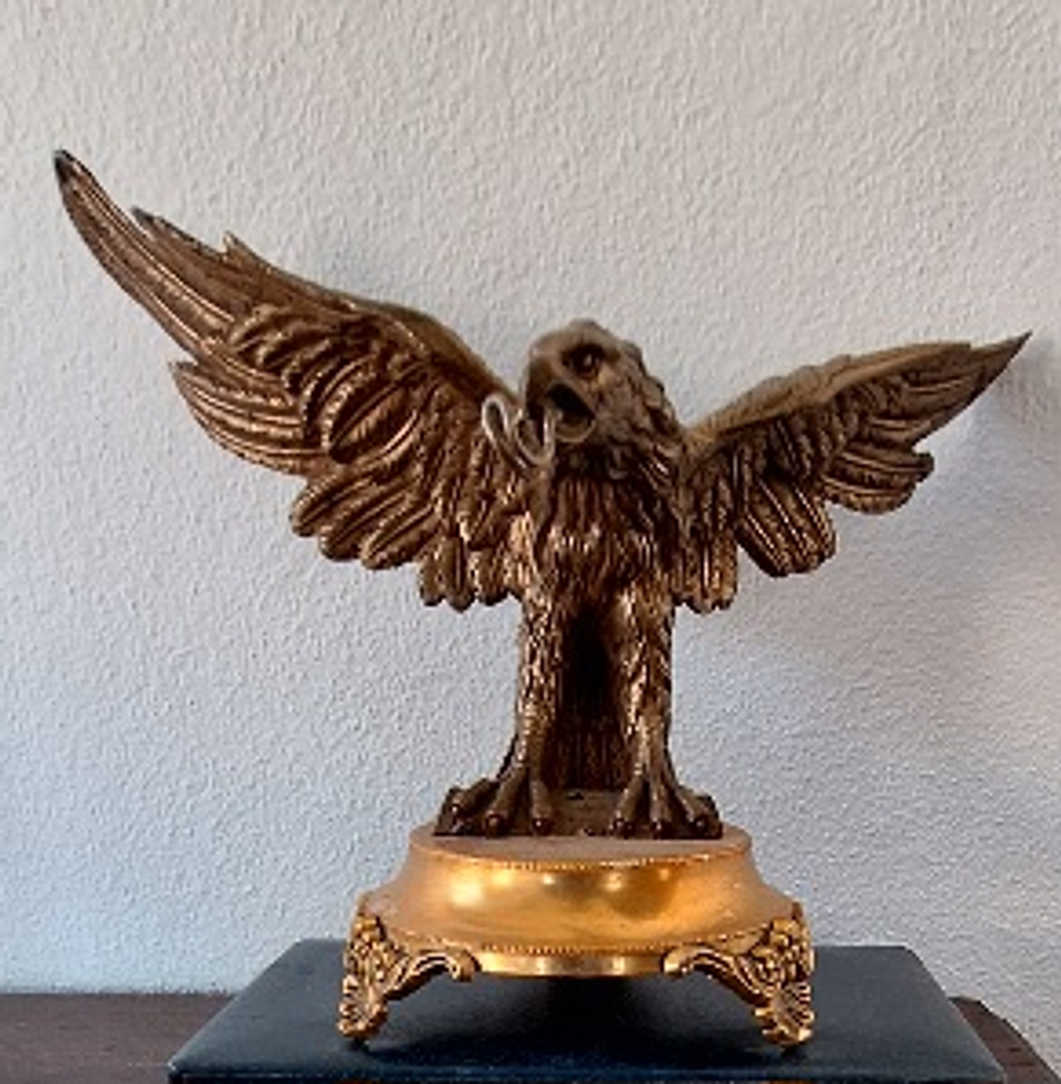 Porta relógio em bronze 2