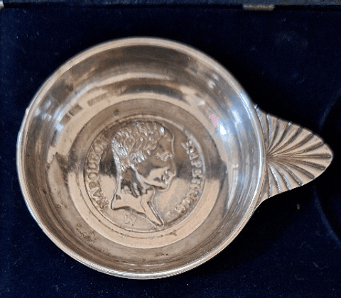 Taste vins em metal prateado