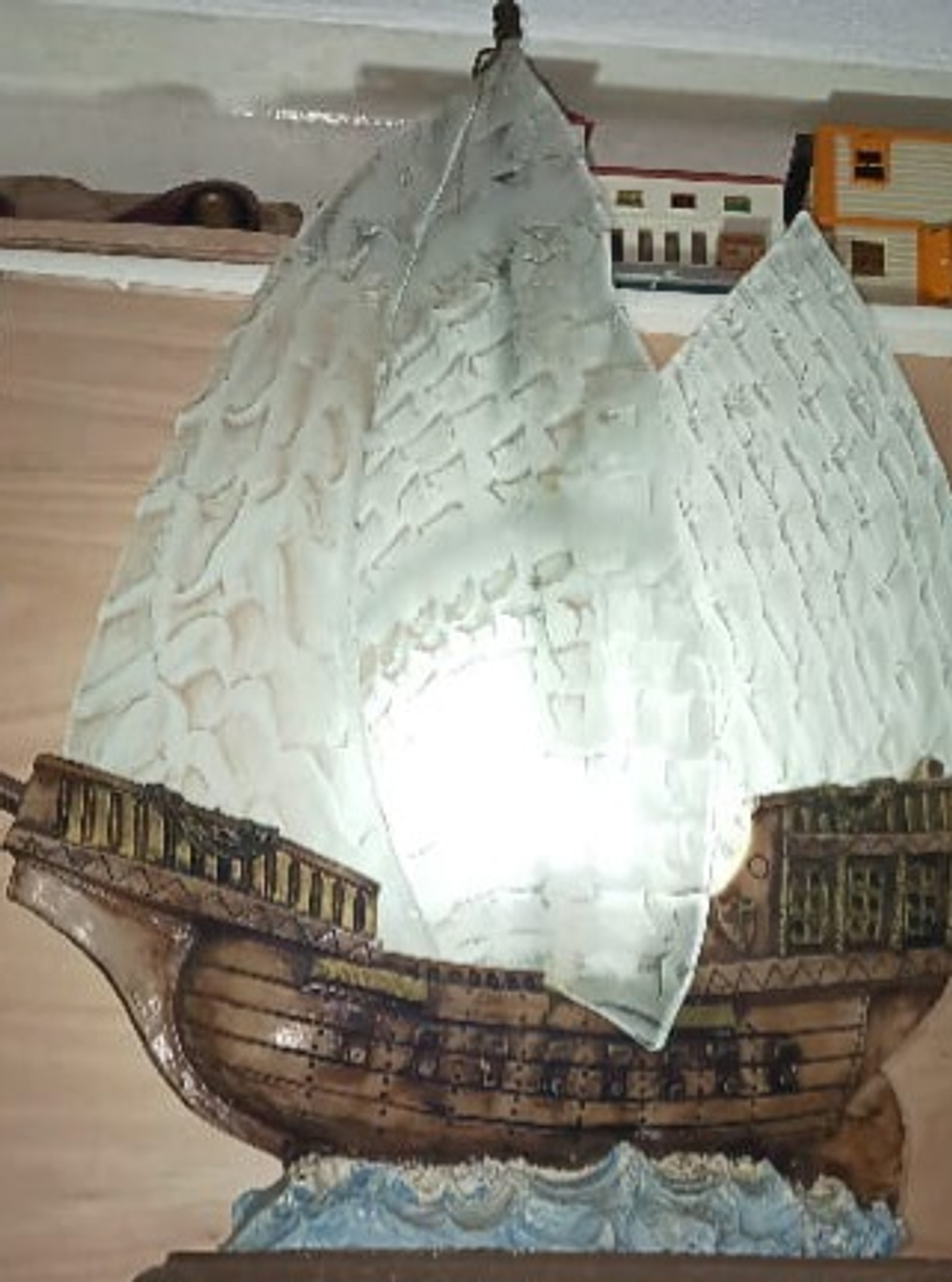 Luminária de mesa, Caravela 1