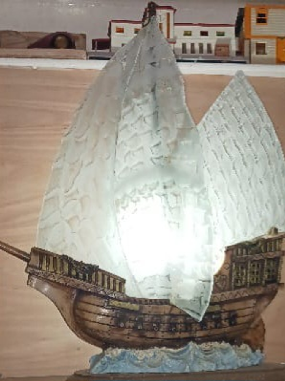 Luminária de mesa, Caravela 11