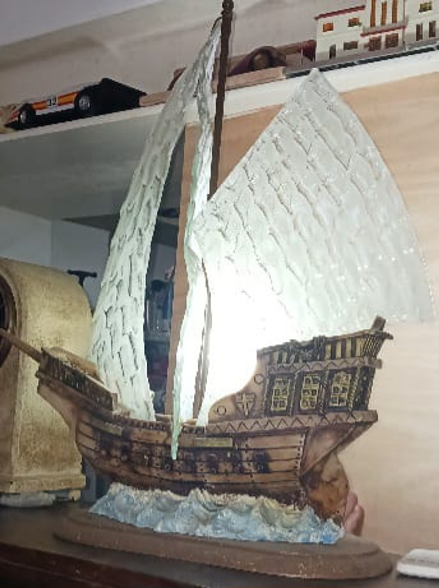 Luminária de mesa, Caravela 13