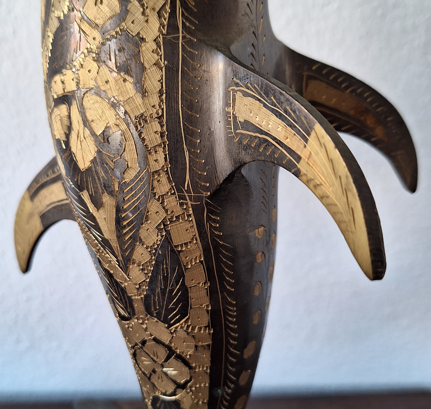 Golfinho em metal lavrado 9