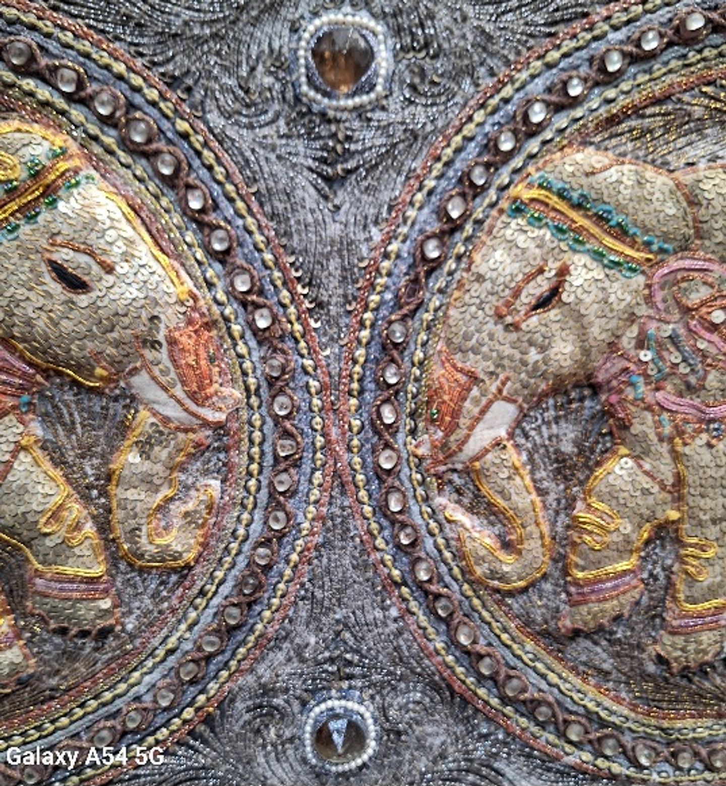 Tapeçaria Birmanesa bordada Kalaga,  3