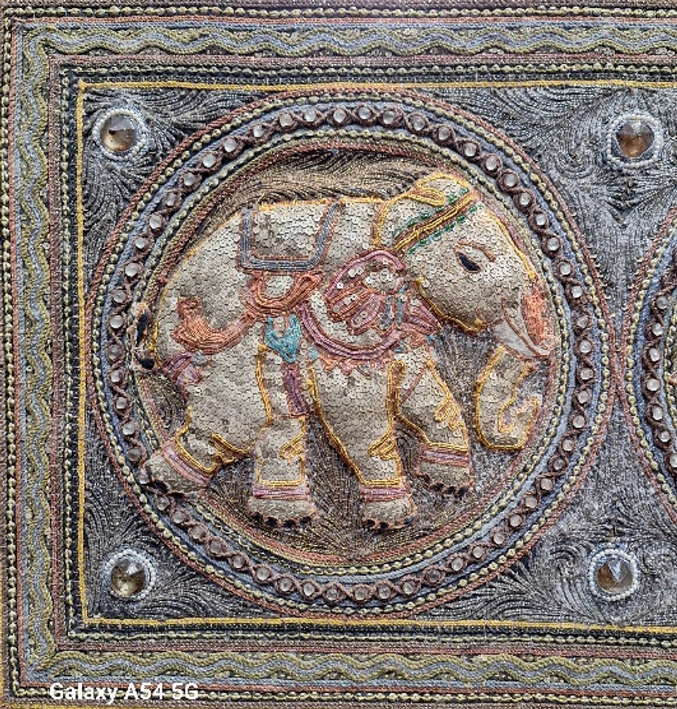 Tapeçaria Birmanesa bordada Kalaga,  4