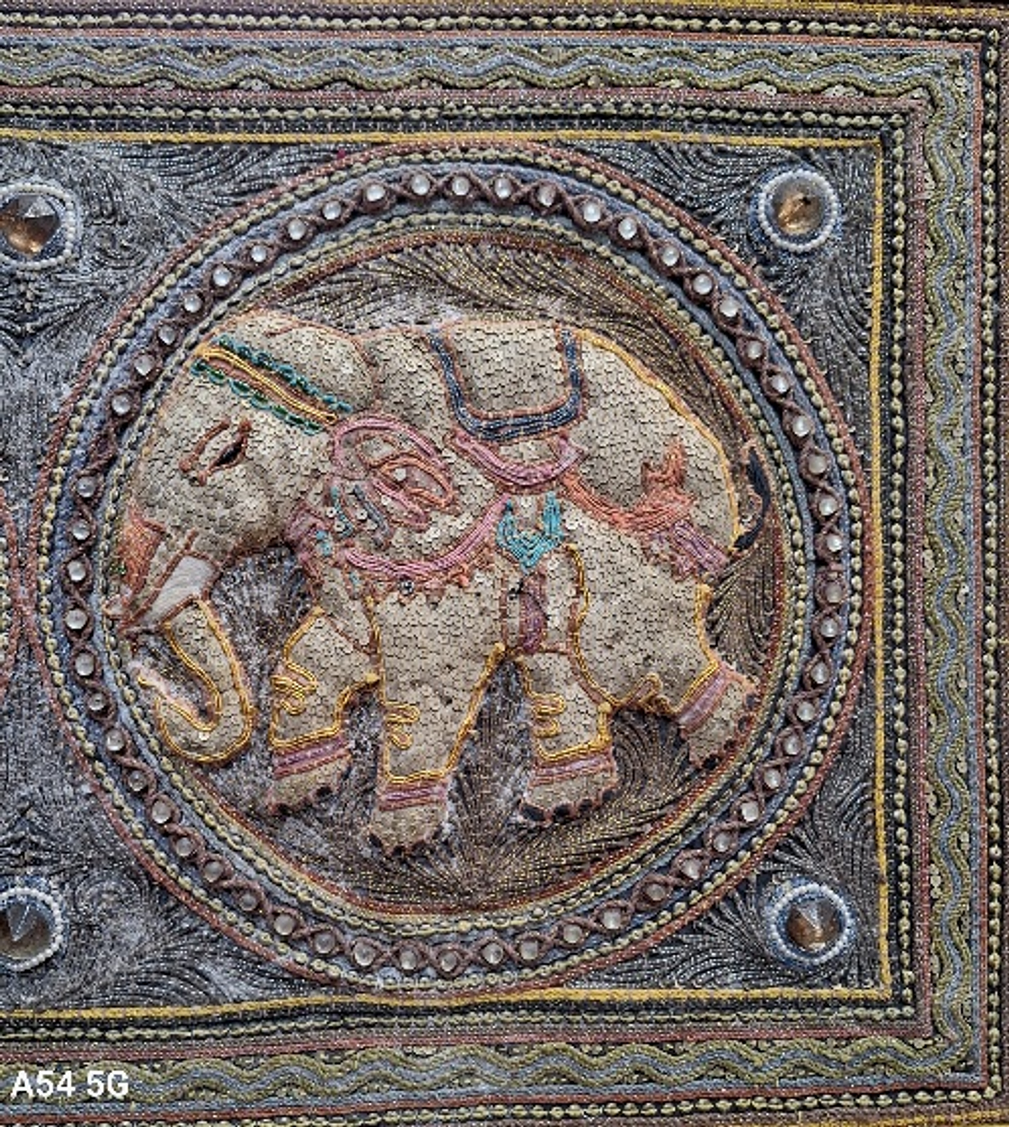 Tapeçaria Birmanesa bordada Kalaga,  5