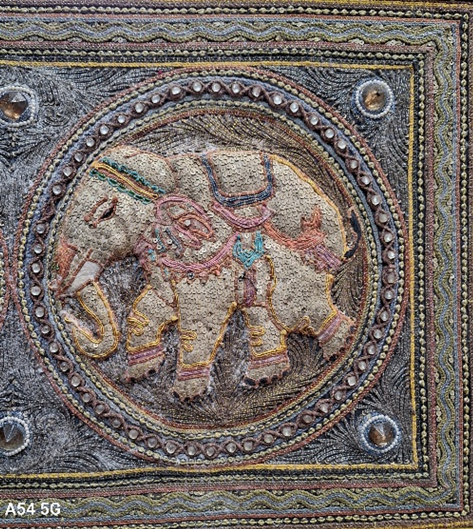 Tapeçaria Birmanesa bordada Kalaga,  5