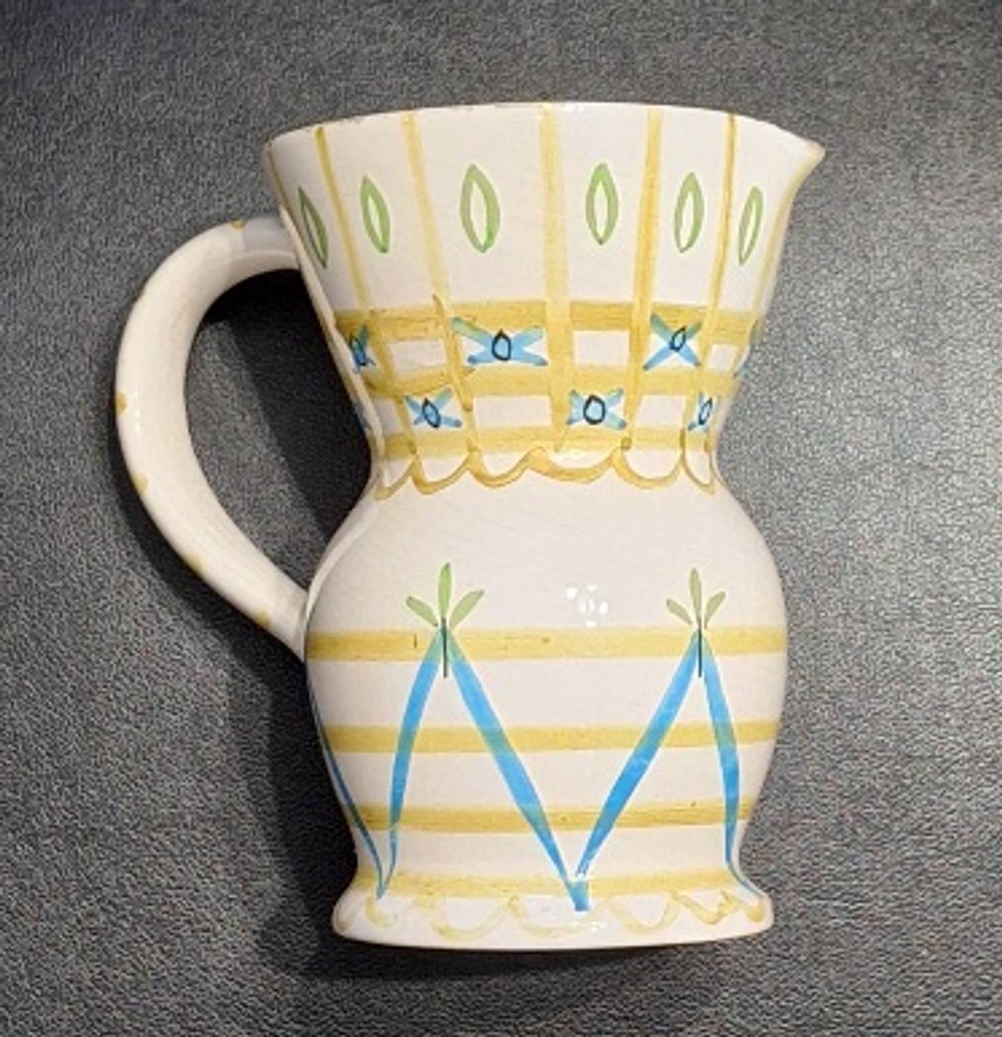 Jarra em faiança da Secla 4