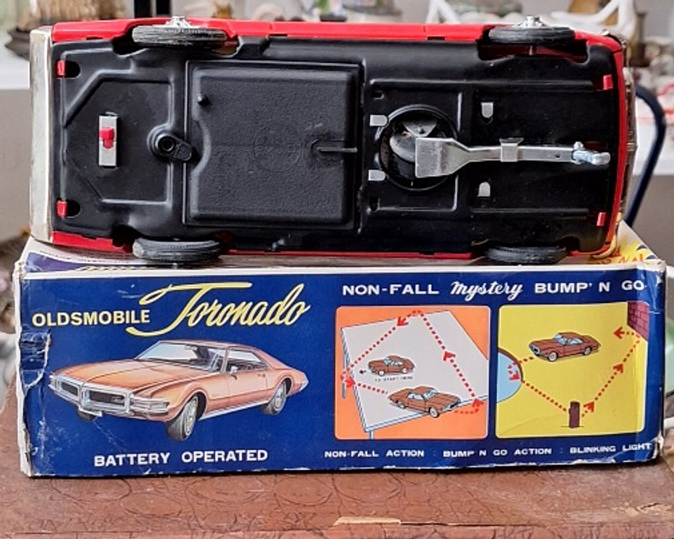 Oldsmobile Toronado, Taiyo Japan 5