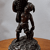 Pescador,  escultura em bronze 