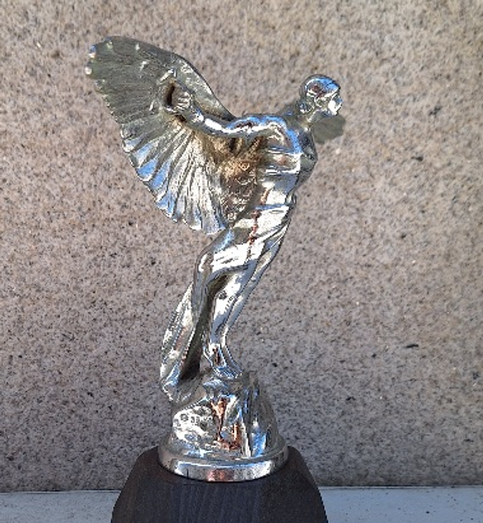 Mascote de automóvel  2