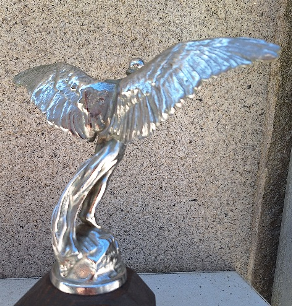 Mascote de automóvel  4