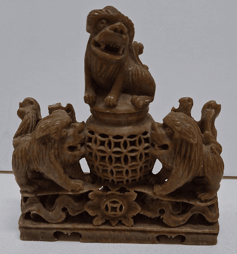 Escultura em pedra dura