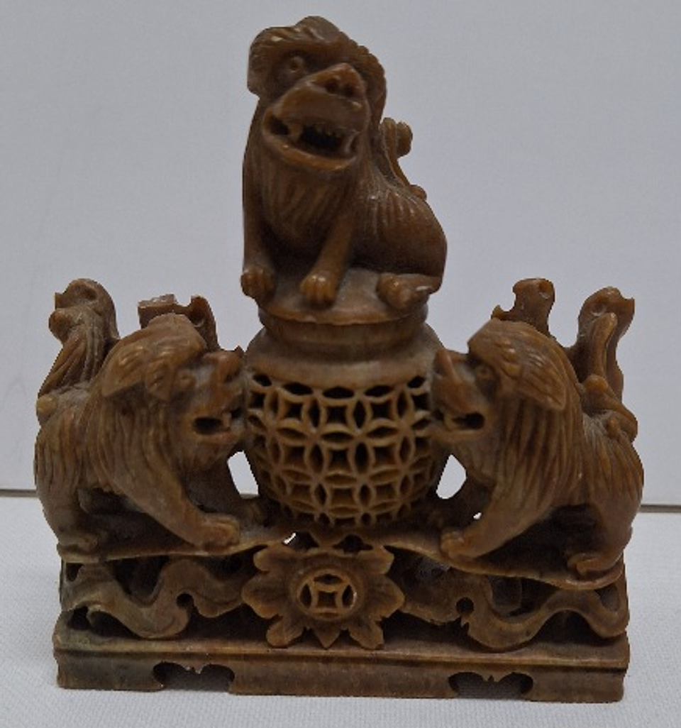 Escultura em pedra dura 1