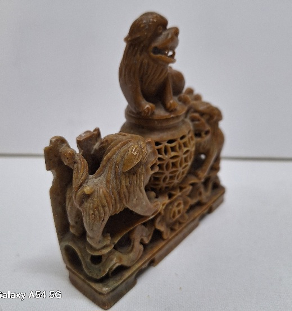 Escultura em pedra dura 3