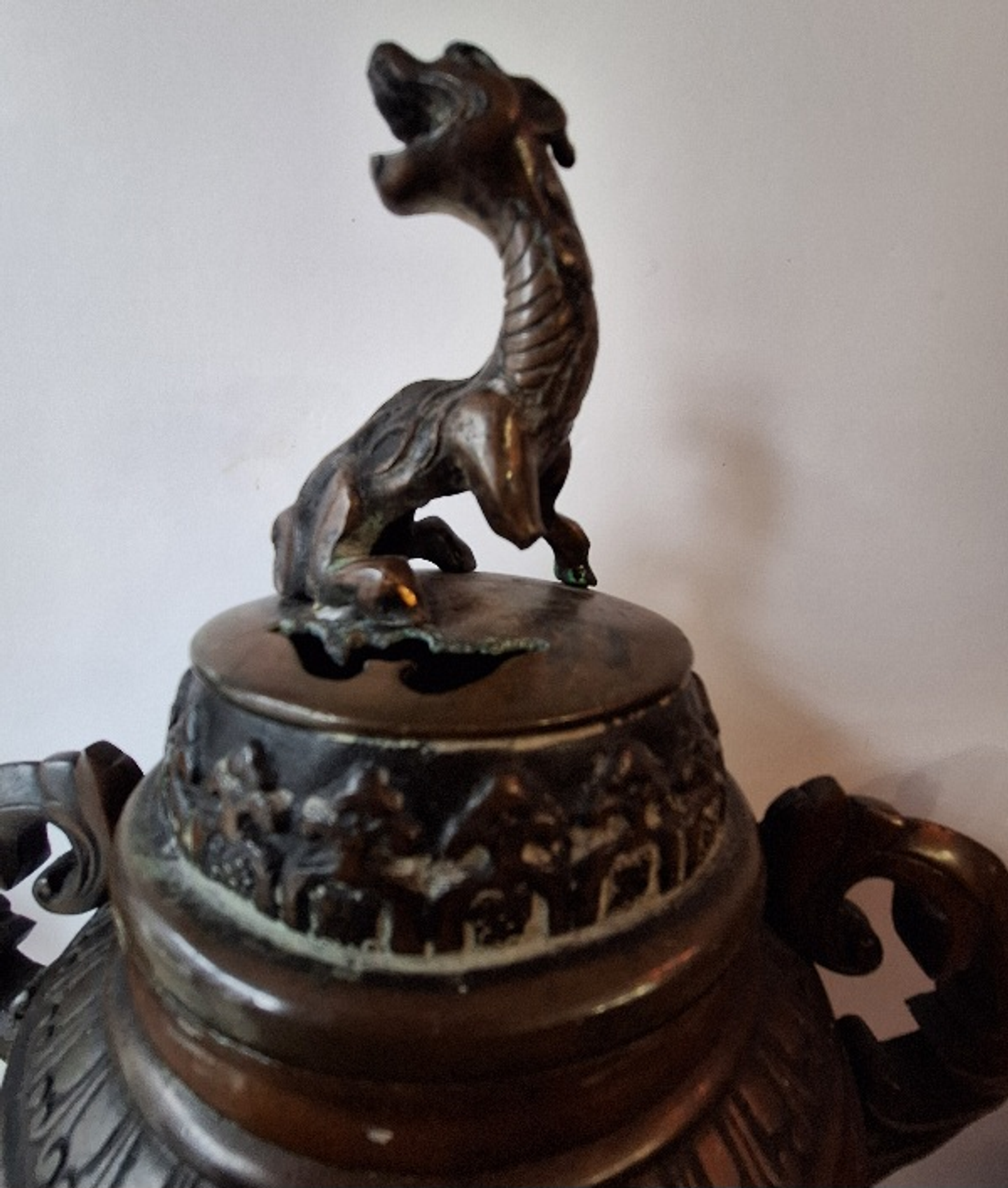 Incensário de bronze oriental 6